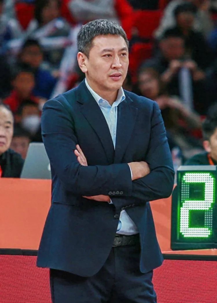 在吉林队赛场上演CBA季后赛，救主，引发教练席炸锅的简单介绍