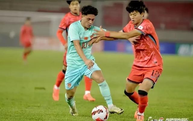 一场重要足球赛的结果在社交媒体引起热议