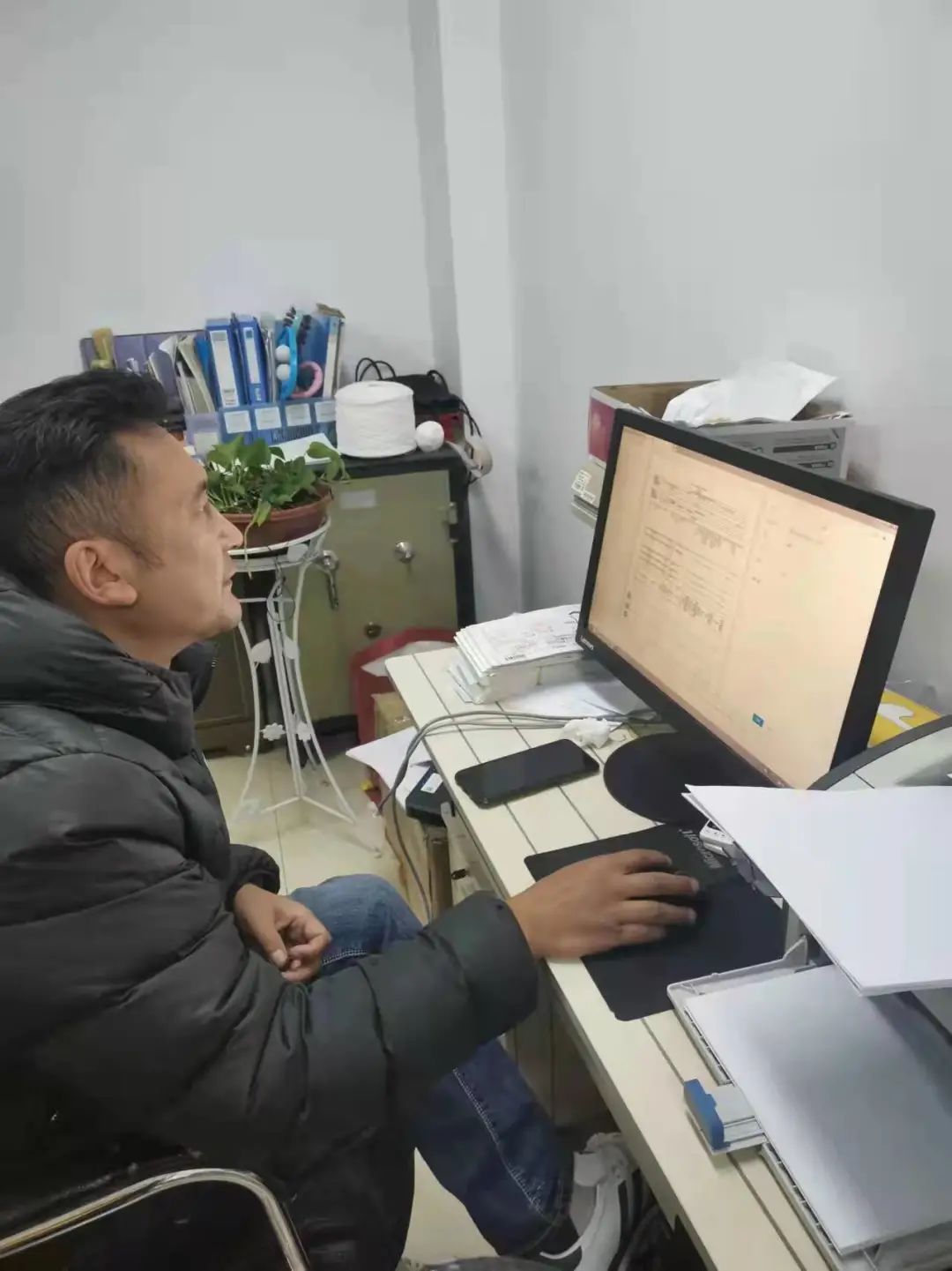 精神鼓舞:球队团结协作,冲出困局取得成功 精神鼓舞:球队团结协作,冲出困局取得成功