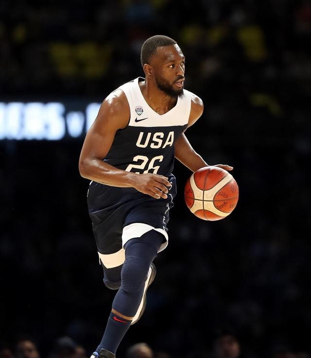 包含NBA传奇球员突然宣布退役，留下难以忘怀的回忆的词条