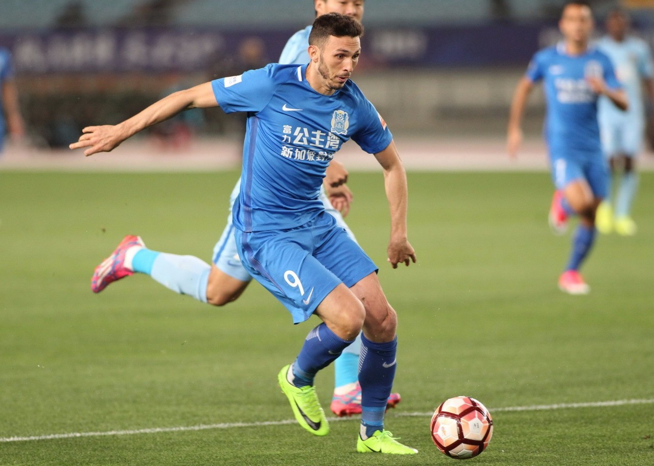 广州富力门将扑出点球，助球队逆转胜利