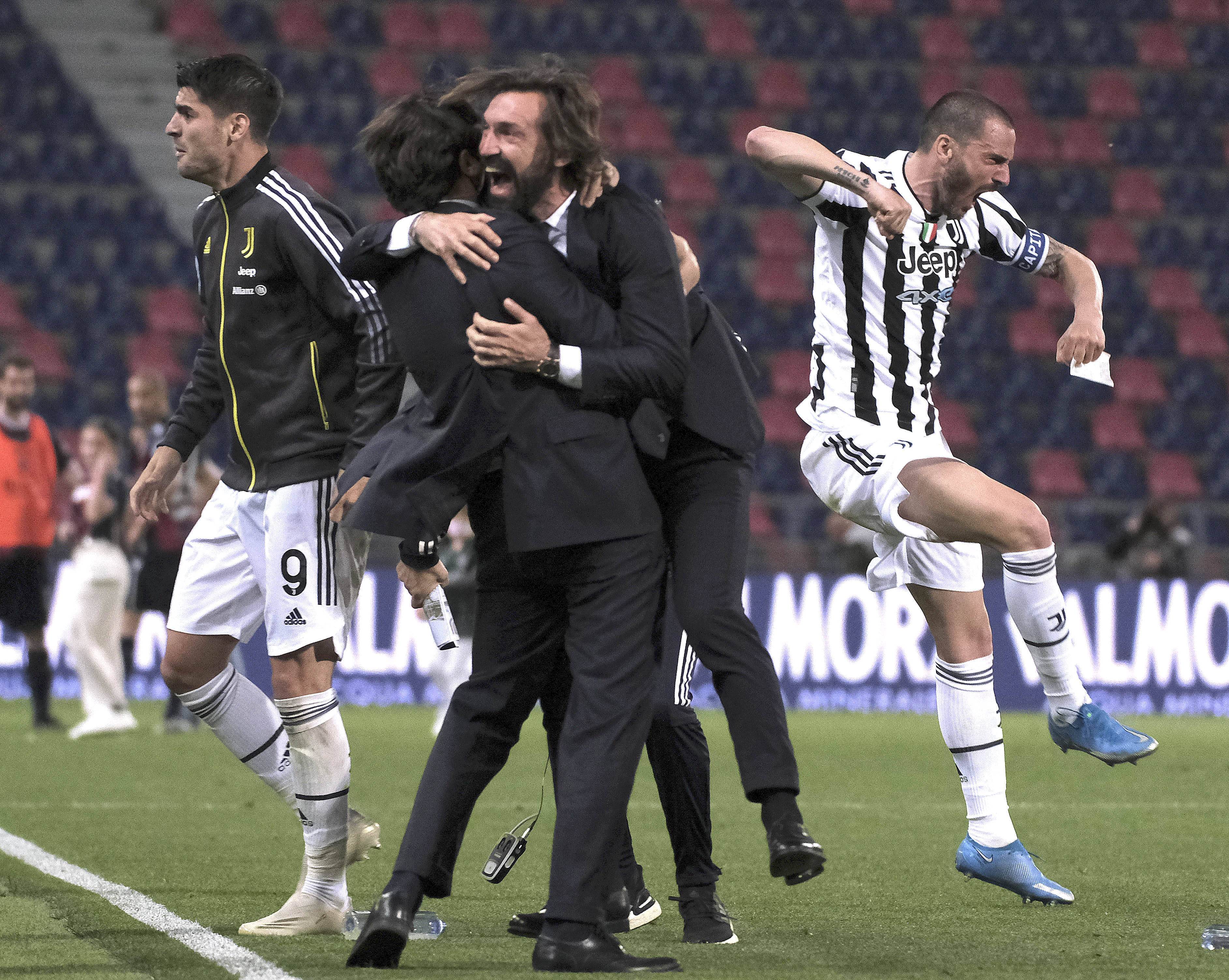 关于战术变化频繁，场上球员体现出色临场发挥的信息