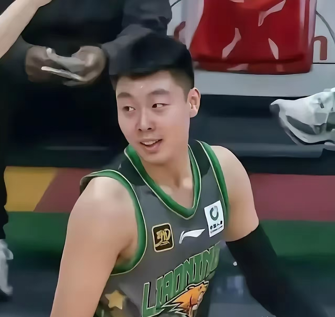 关于汉达诺维奇轰出两记全垒打，帮助球队赢得关键比赛胜利的信息