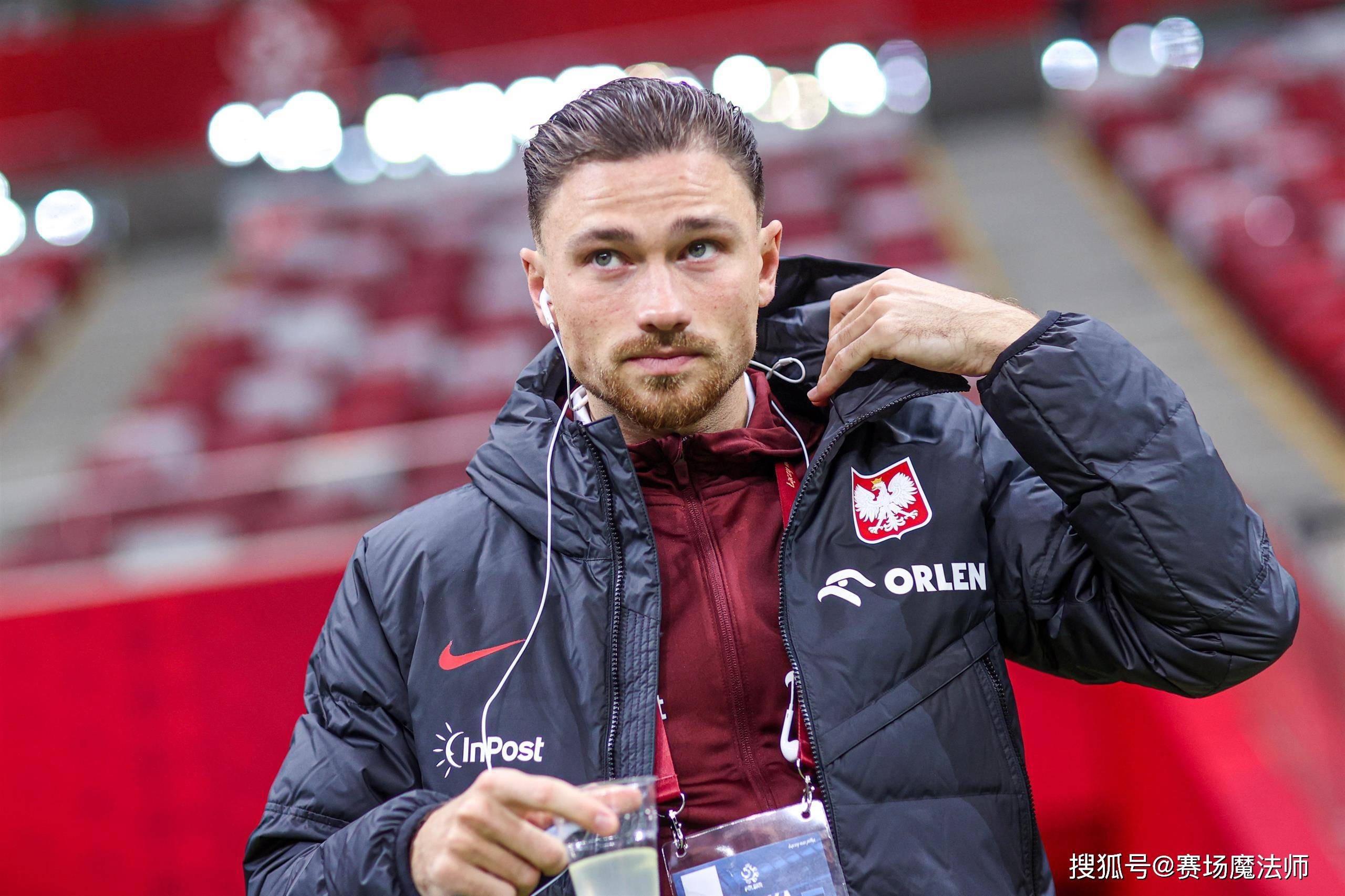 AC米兰新赛季转会窗口大动作，引进多名实力派球员