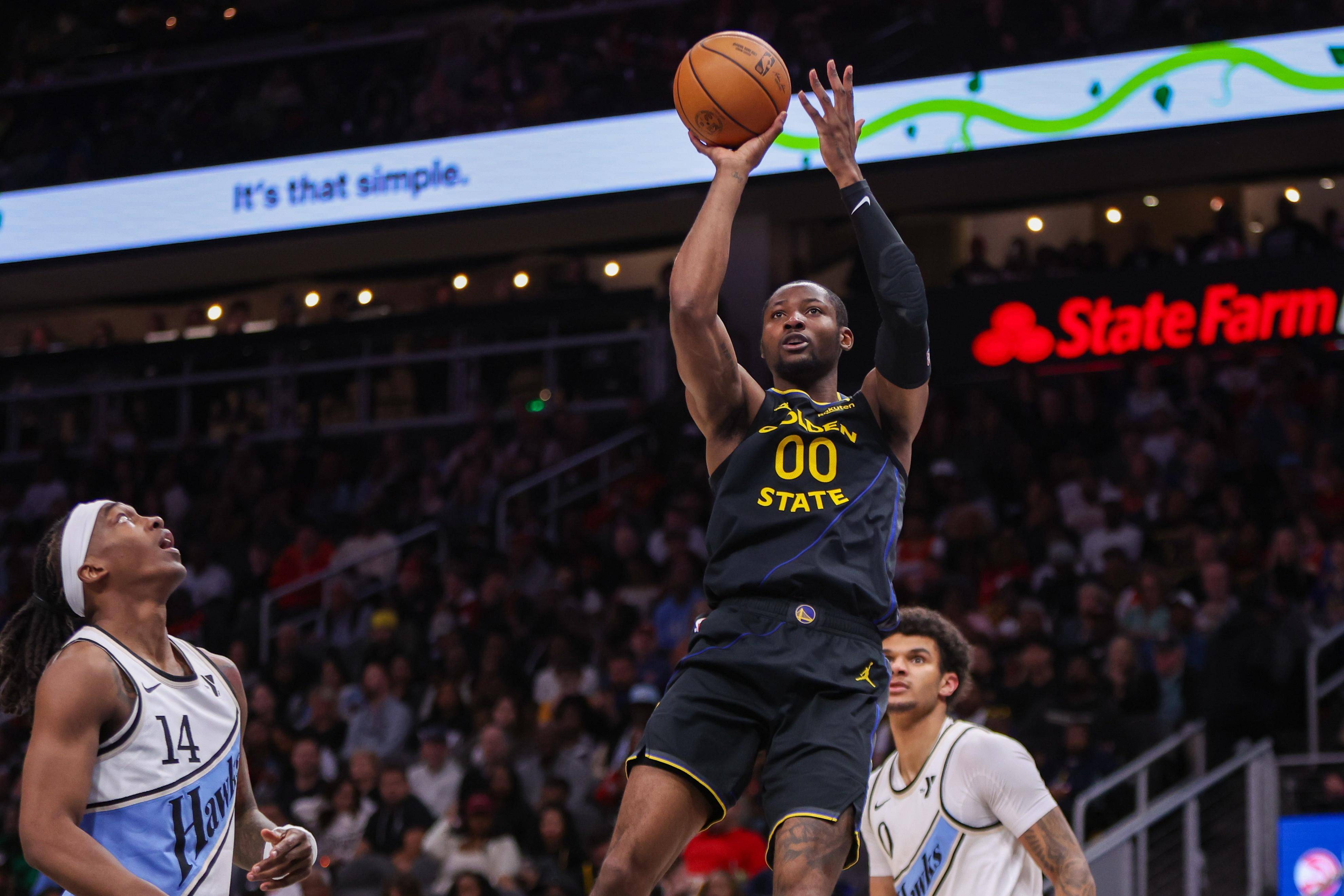 勇士前锋受罚暂停比赛，球队备战新赛季