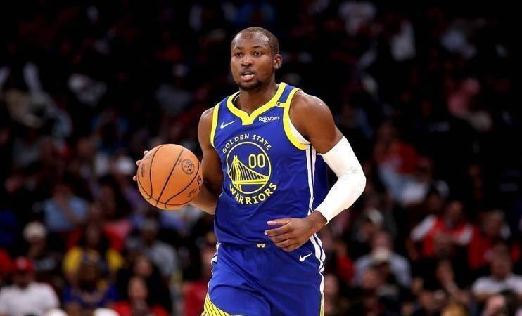 包含爵士内线悍将独得20板，助队获胜的词条