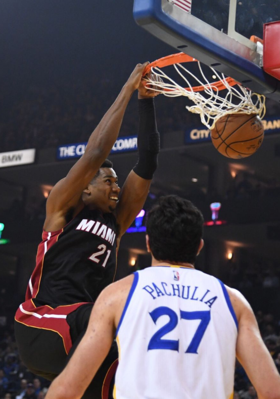 包含爵士内线悍将独得20板，助队获胜的词条